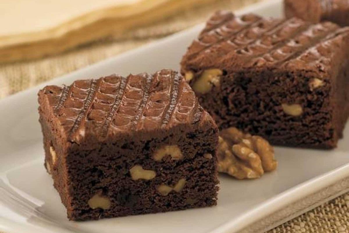 Deep Dutch Brownie Bars (510 Cal)