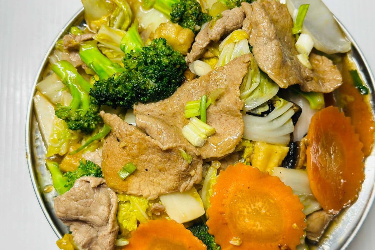 Beef with Mixed Greens st