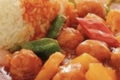 H09. Sliced Chicken and Pineapple with Sweet-and-Sour Sauce on Rice 菠萝咕噜鸡片饭