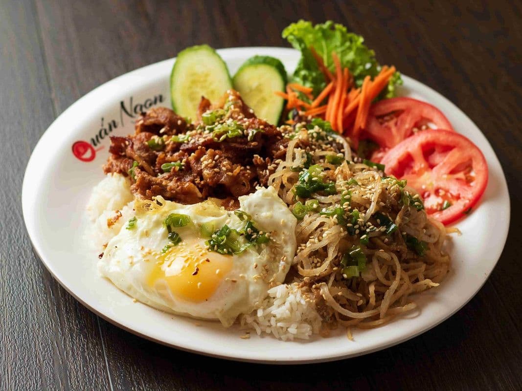 E4. Grilled Pork and Shredded Pork Skin Rice