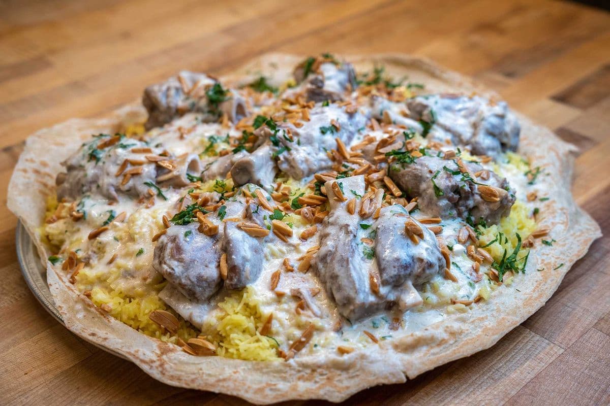 Jameed Mansaf (Jordanian Mansaf) for six people