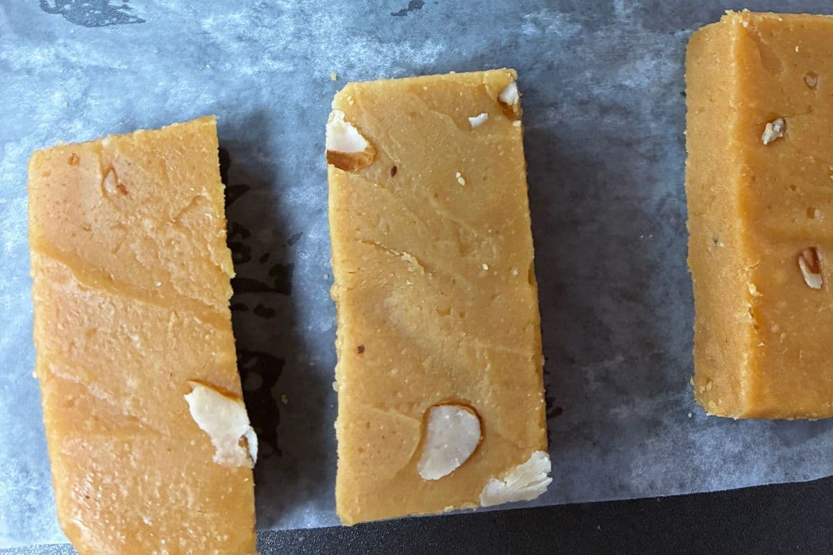 khoya barfi 1 pc