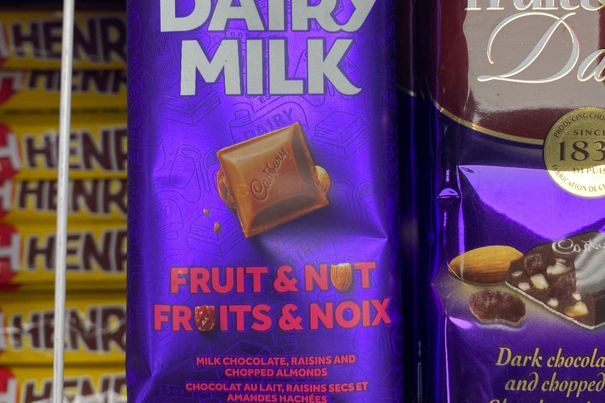 Dairymilk (100 g) (210 Cal)