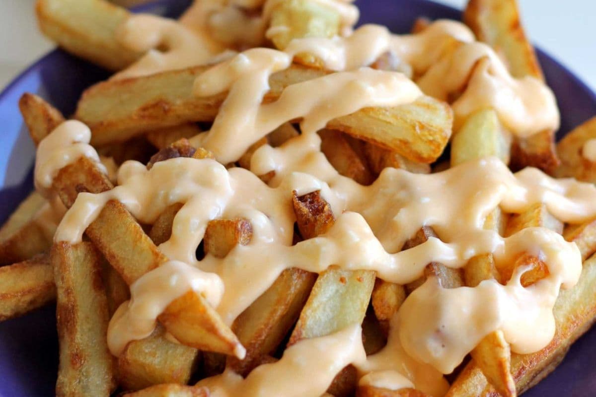 GARLIC MAYO FRIES