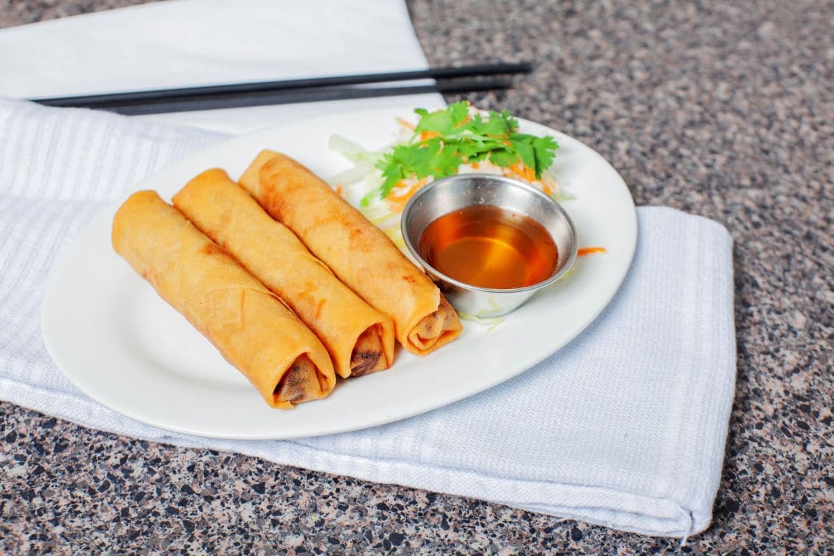 3. Rouleaux impériaux (3 mcx) / Imperial Rolls (3 pcs)