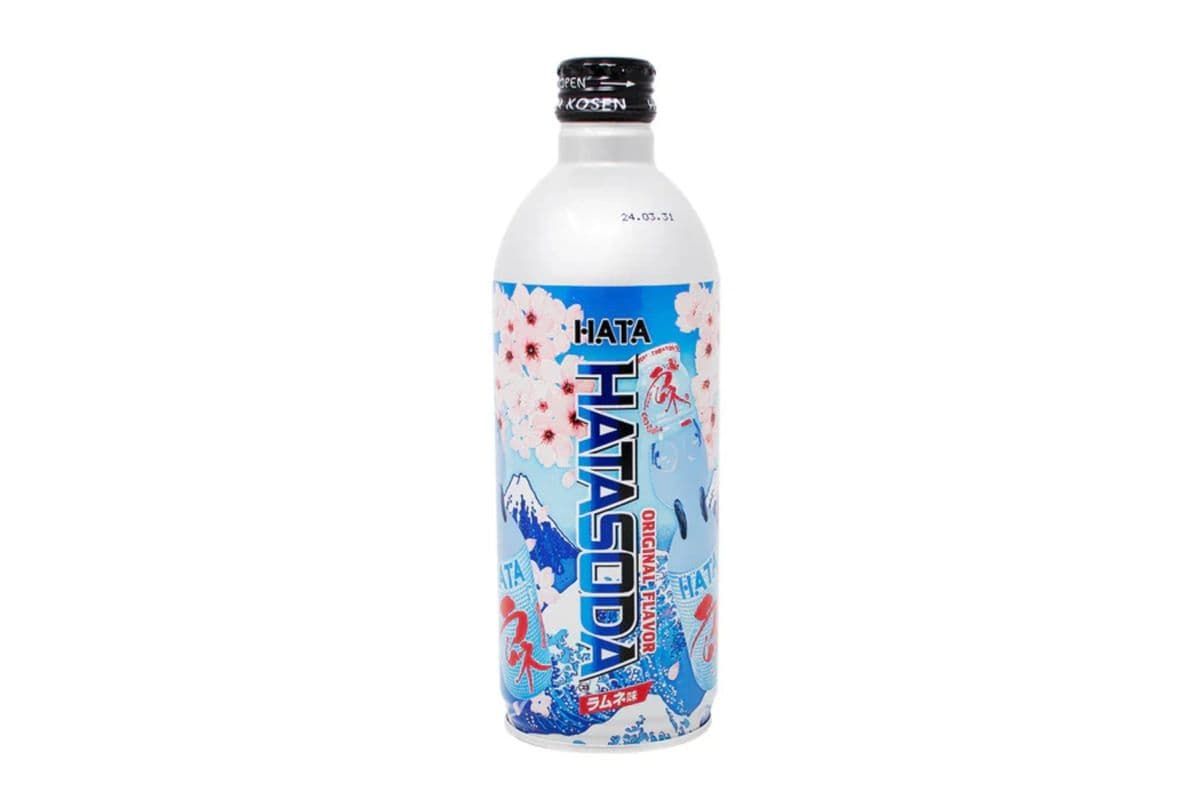 Hat Soda White Peach Ramune (500 ml Bottle)