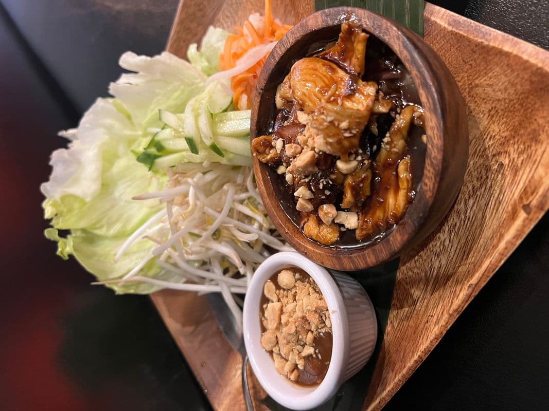 Vietnamese Lettuce Wrap