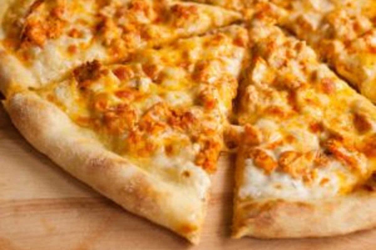 6. 14" Large Chicken Buffalo Pizza