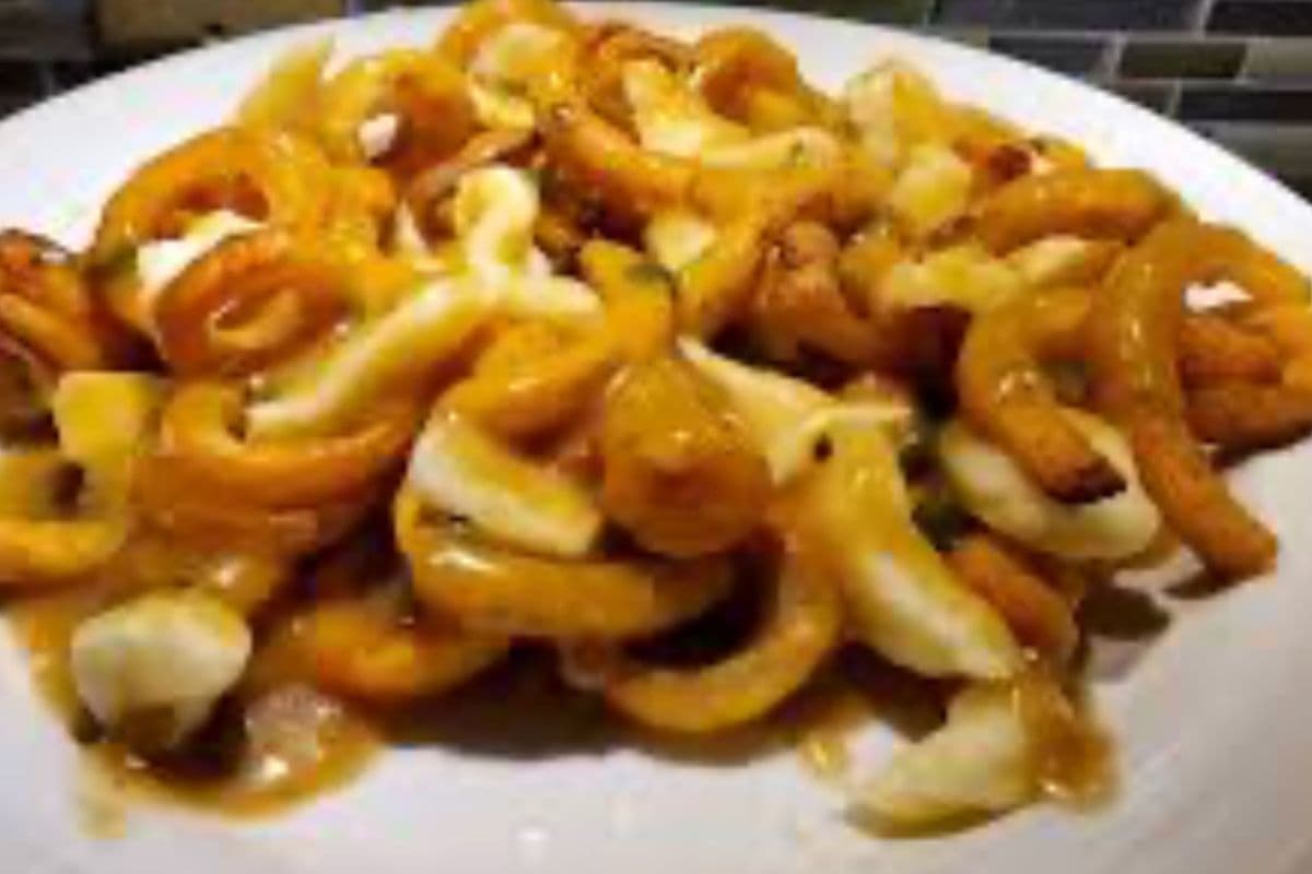 Curly Fries poutine