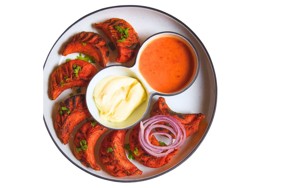Tandoori Chicken Momos (8 Pcs)