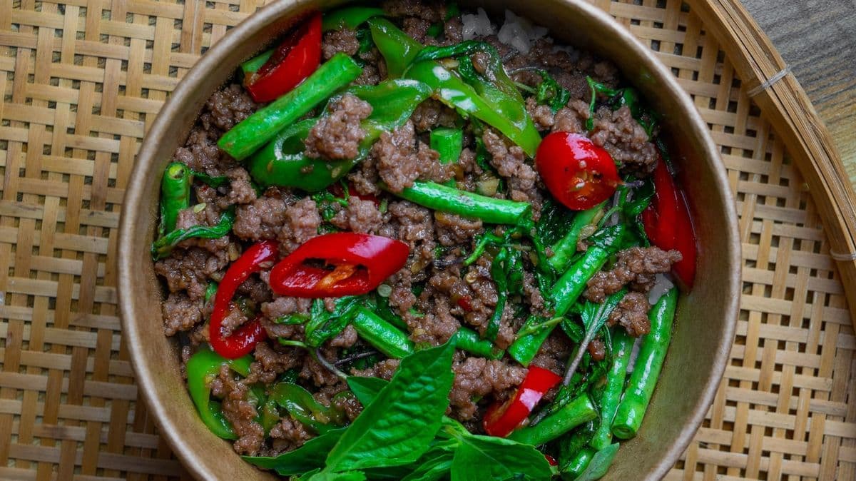 [L] Pad Kra Pao Beef 