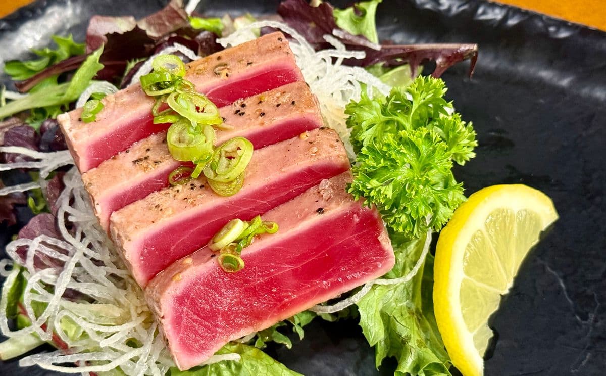 Ahi Tuna Tataki Salad (4pcs)
