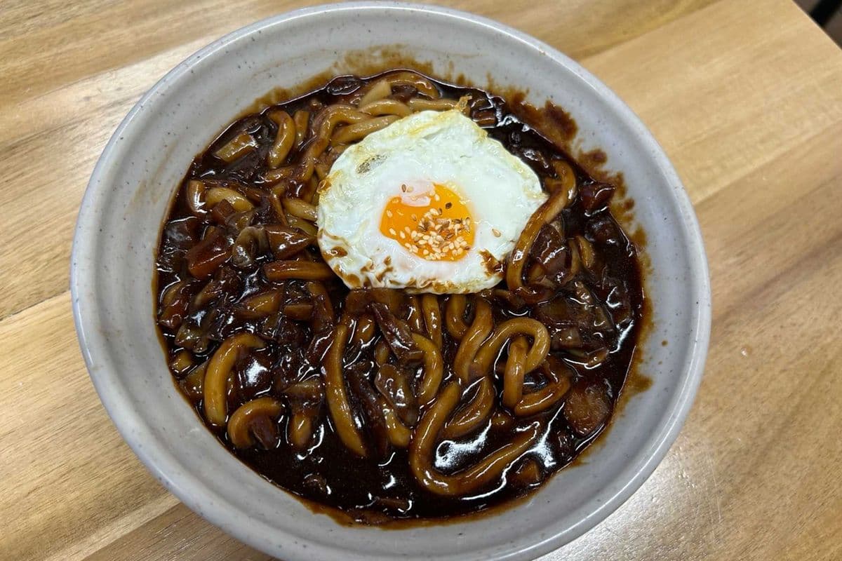 Jajangmyeon(BLACK BEAN SAUCE NOODLE)