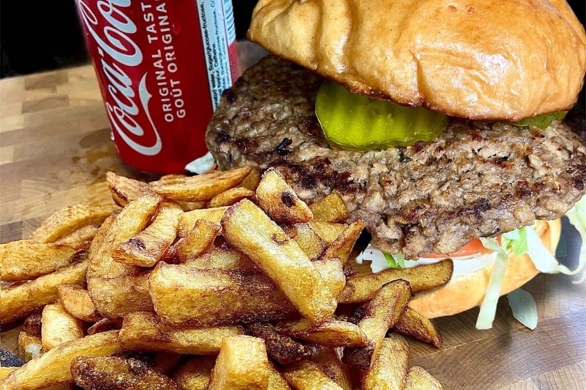 Combo#5 - Hamburger, Fries & Canned Drink