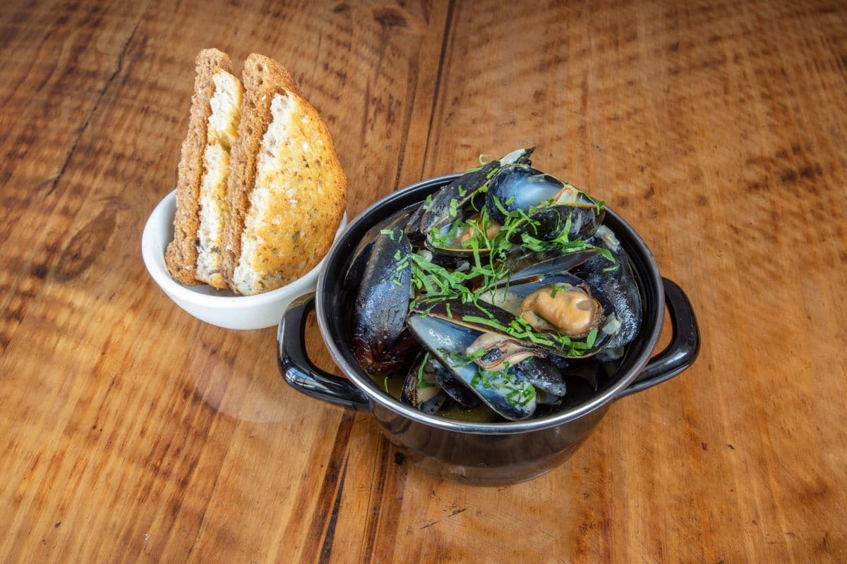 PEI Mussels and Bread