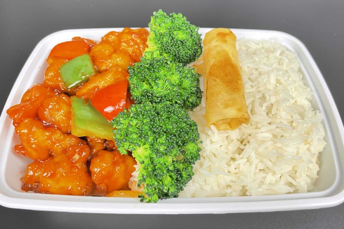 咕噜鸡饭 / Sweet and Sour Chicken with Rice