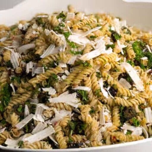 Pesto and Feta Pasta Salad - Two Choices of Salad / Salade de pâtes pesto et feta - deux choix de salade