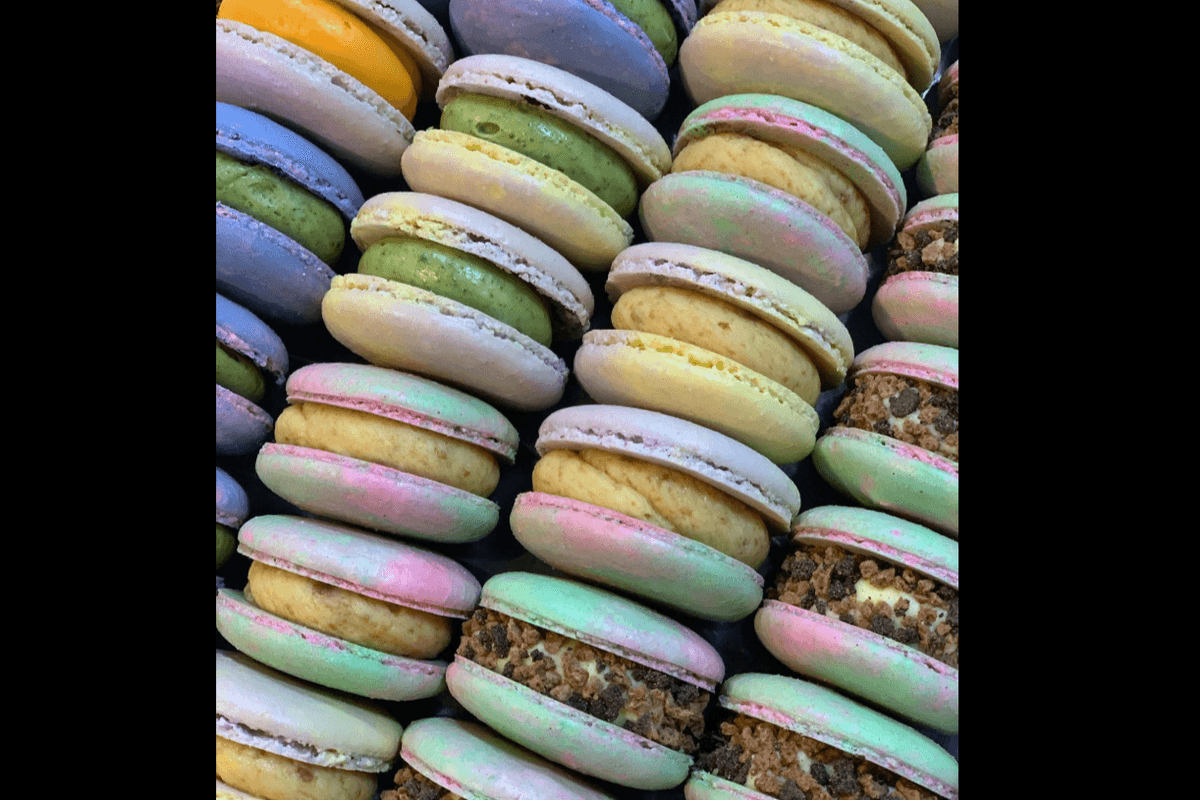 Random Macaron