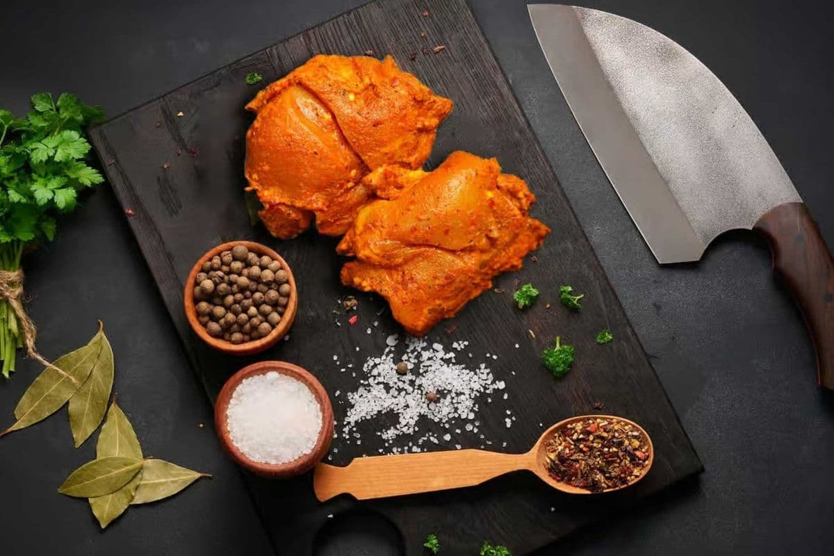 Chicken Thighs Only (1lb)
