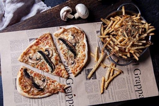 Duetto Mushrooms and Truffle Oil pizza / Duetto pizza Champignons et truffe