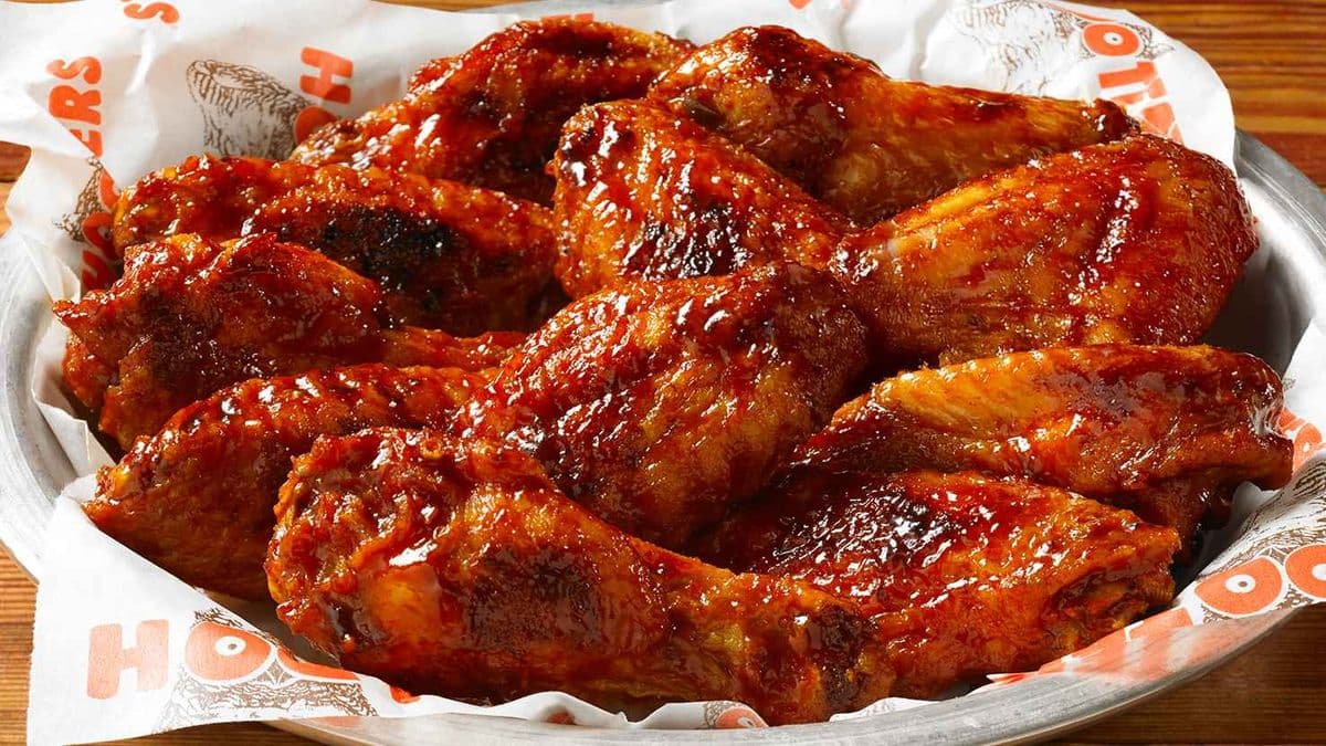 Hooters Dytona Beach Style Wings 50 pcs