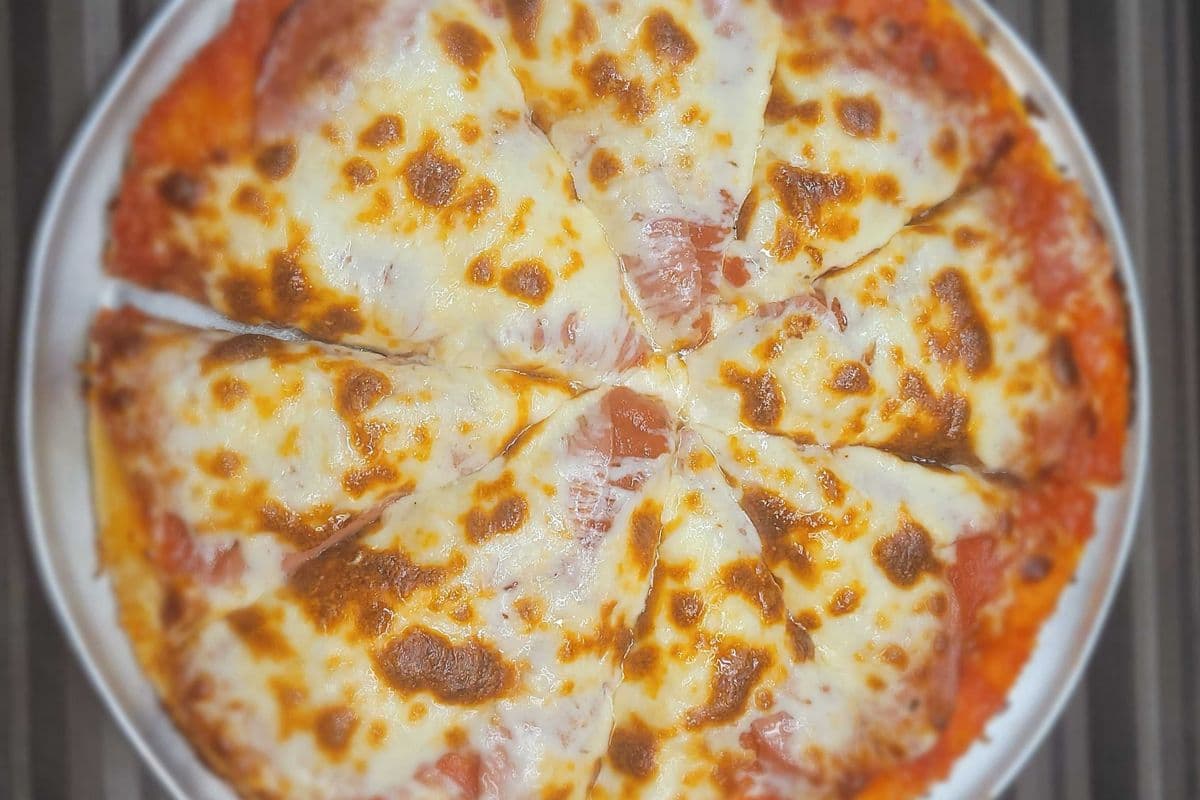 15" Pepperoni Pizza