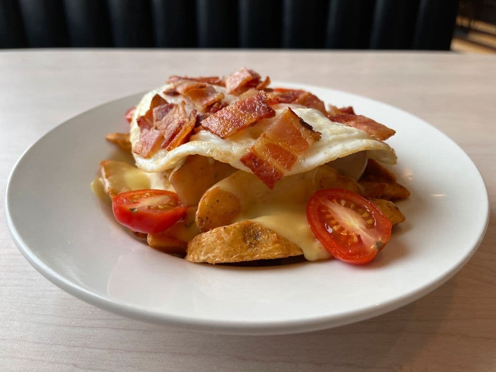 BENNY POUTINE