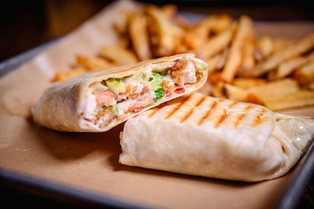 CHICKEN CAESAR WRAP 