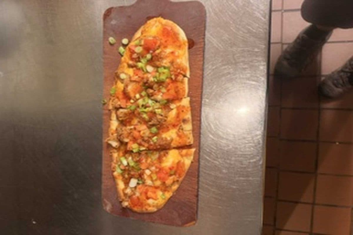 Blazin' Butter Chicken Flatbread *NEW* (510 Cal)