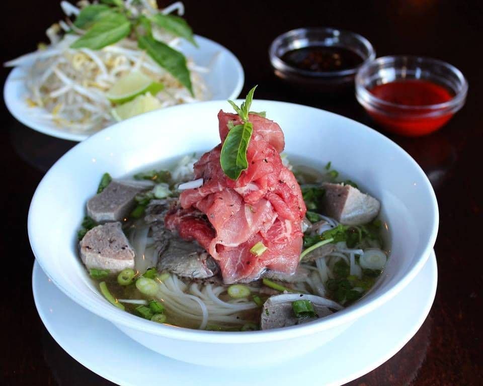 #15 - Rare Beef and Beef Meatballs Noodle Soup (Large)