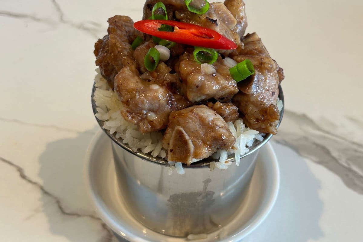 R1. Steamed Spare Ribs With Black Bean Sauce On Rice