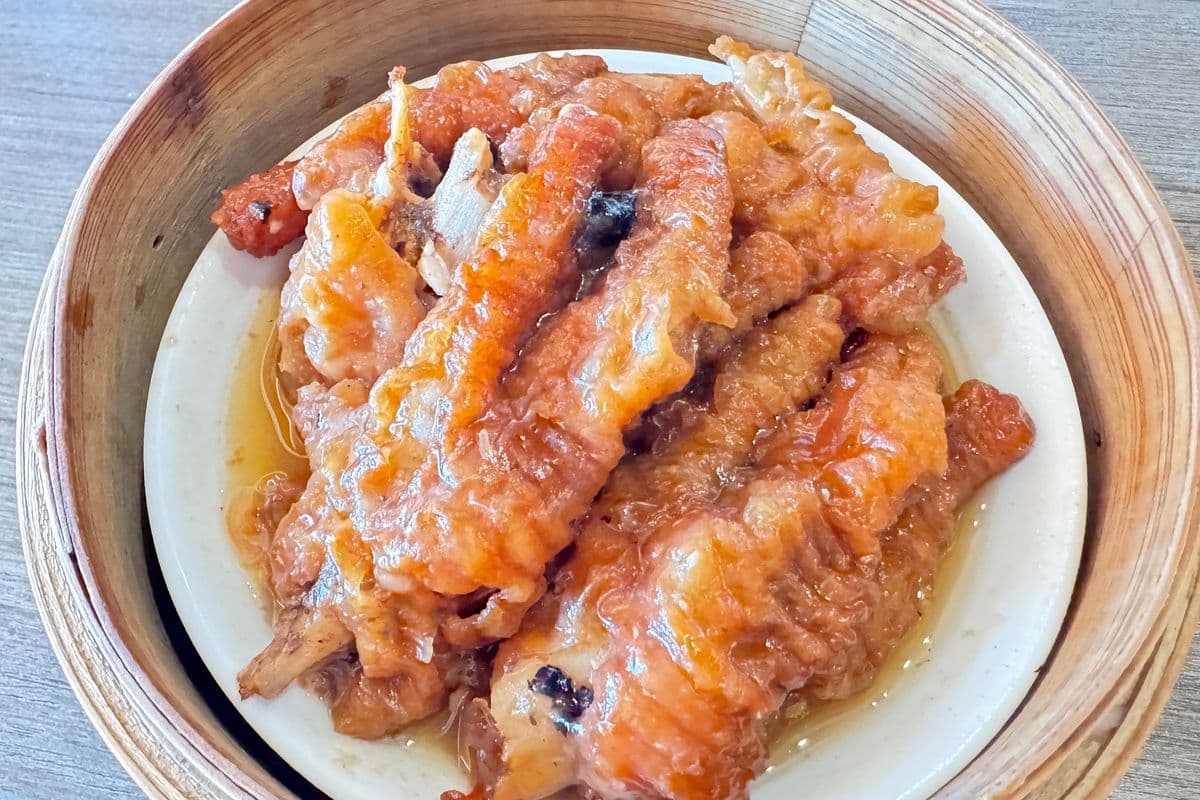 4. Steamed Chicken Feet with Oyster sauce