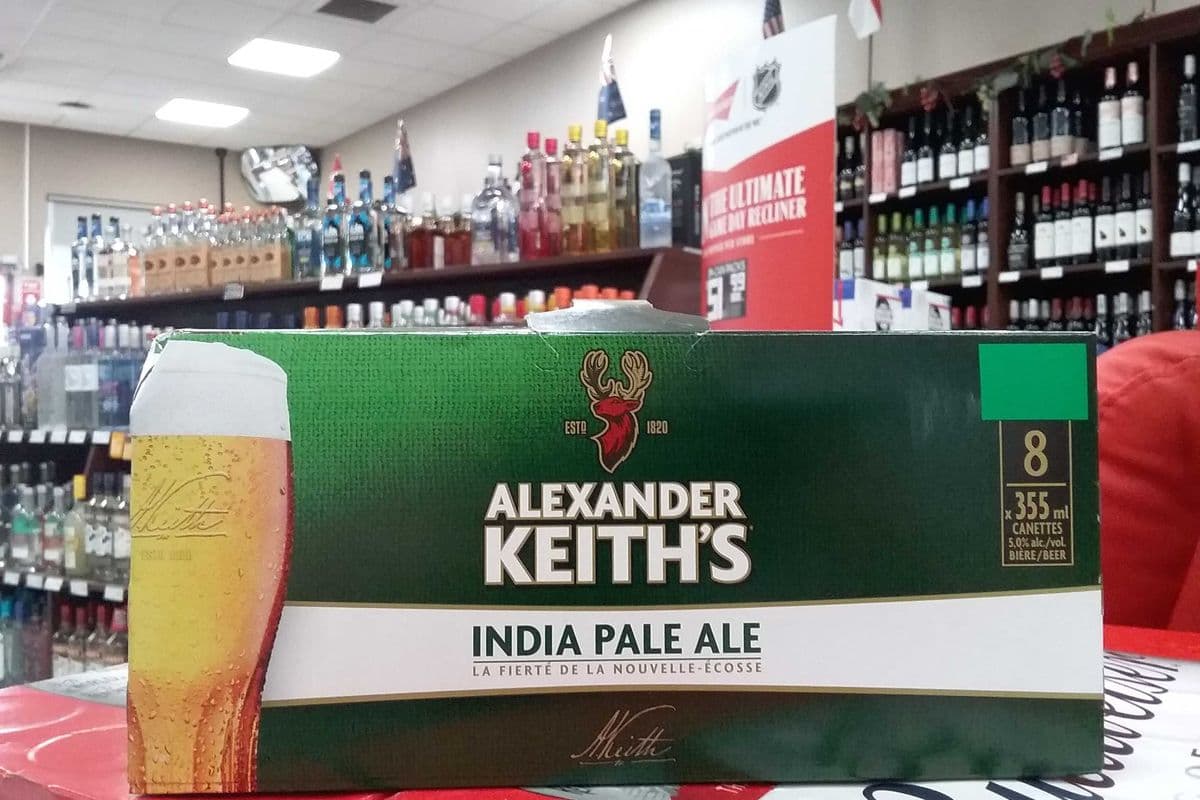 Alexander Keith's 8 cans (1 x 8 x 355 ml cans)