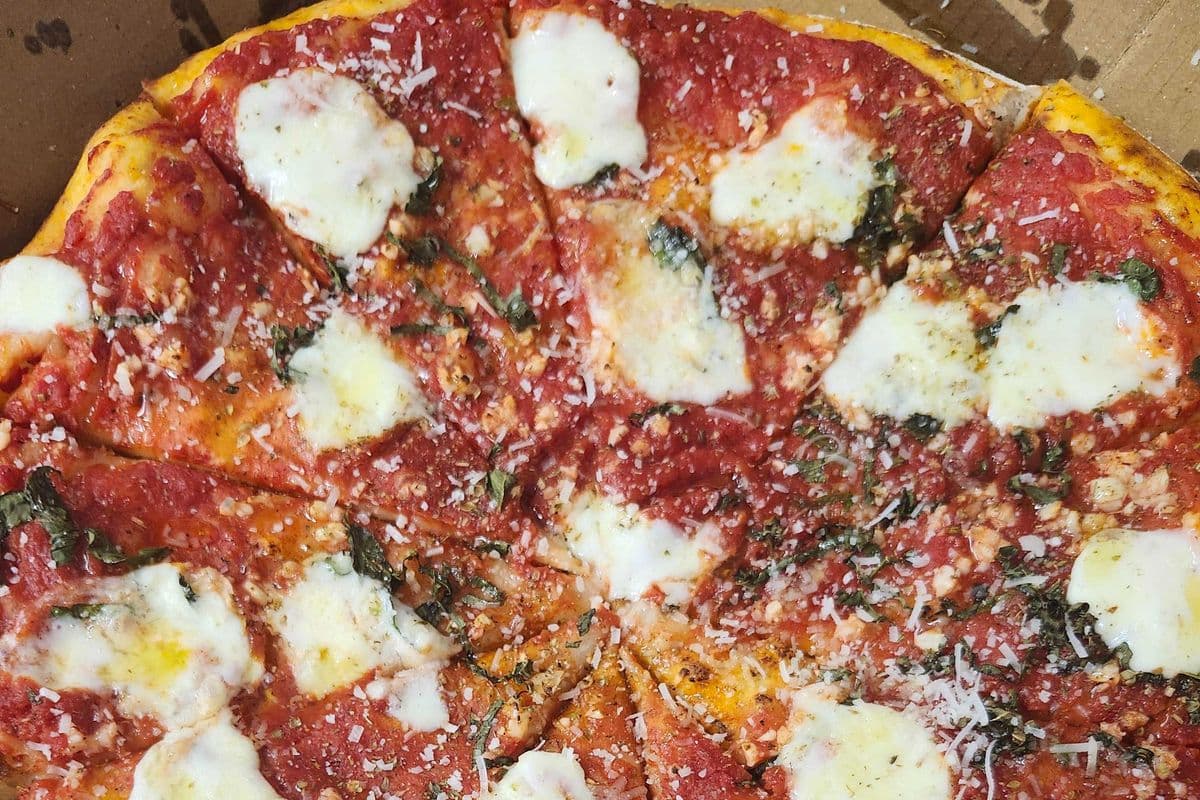 7. 16" Extra Large Margherita Pizza