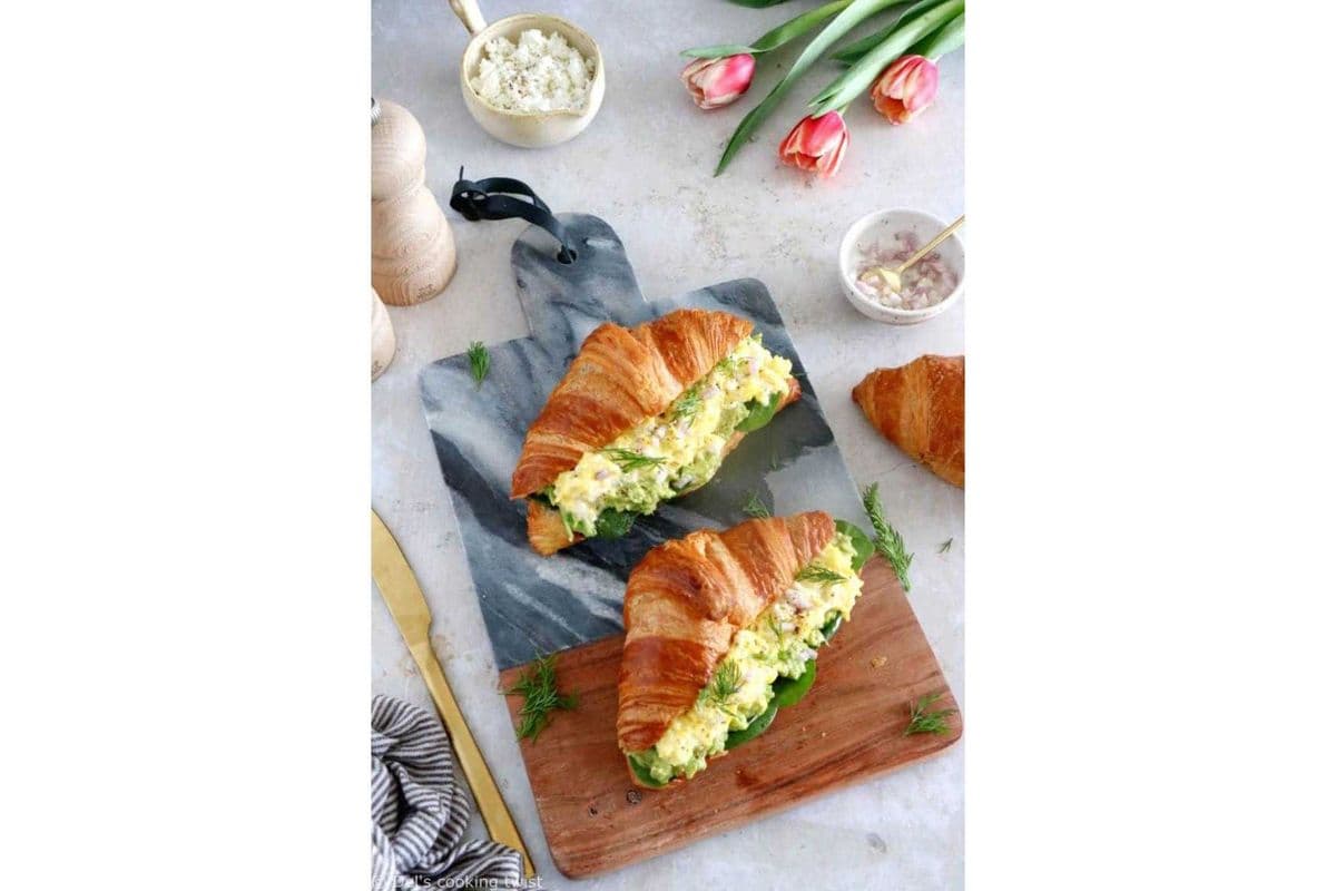 Egg-Scrambled Sandwich
