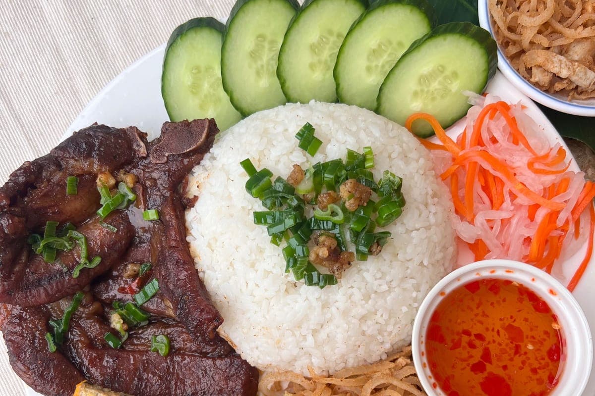 Bun Bo Hue O Nom (656 Sheppard Ave W) | Order Delivery & Take Out ...