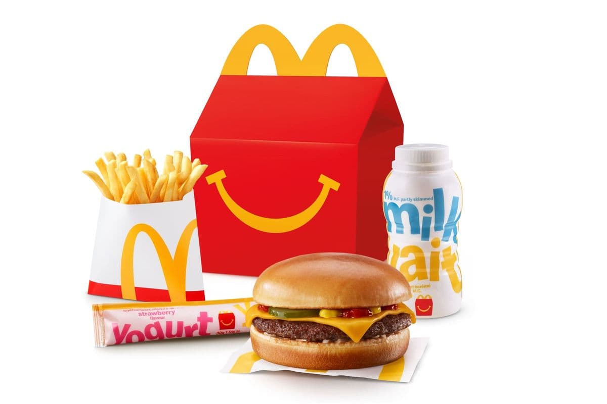 Happy Meal Cheeseburger with Small Fries [560-670 Cals]