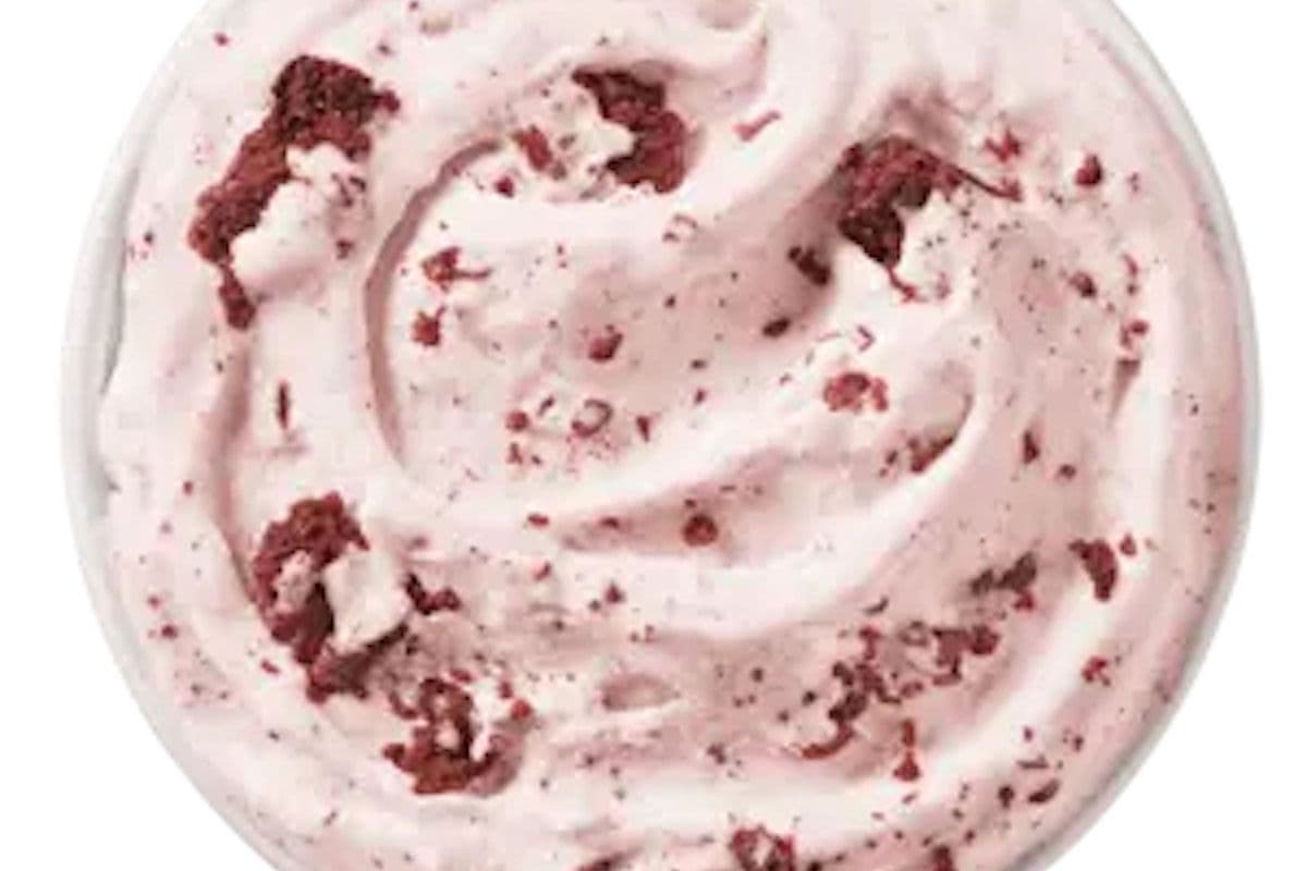 Red Velvet Cake BLIZZARD® Treat