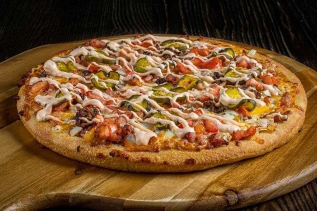 10" Deluxe Cheeseburger Pizza