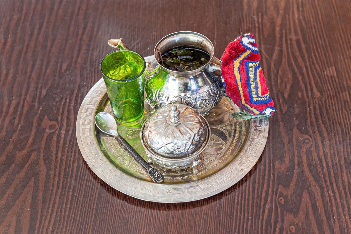 Traditional Moroccan Fresh Mint Tea
