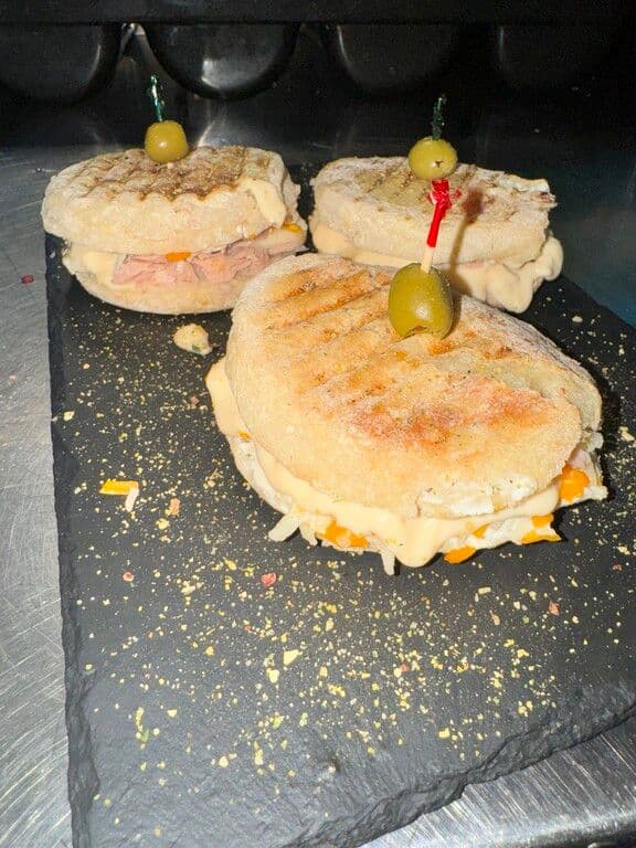BATBOUT SAUMON FUMÉ 4 FROMAGES / BATBOUT SMOKED SALMON 4 CHEESE