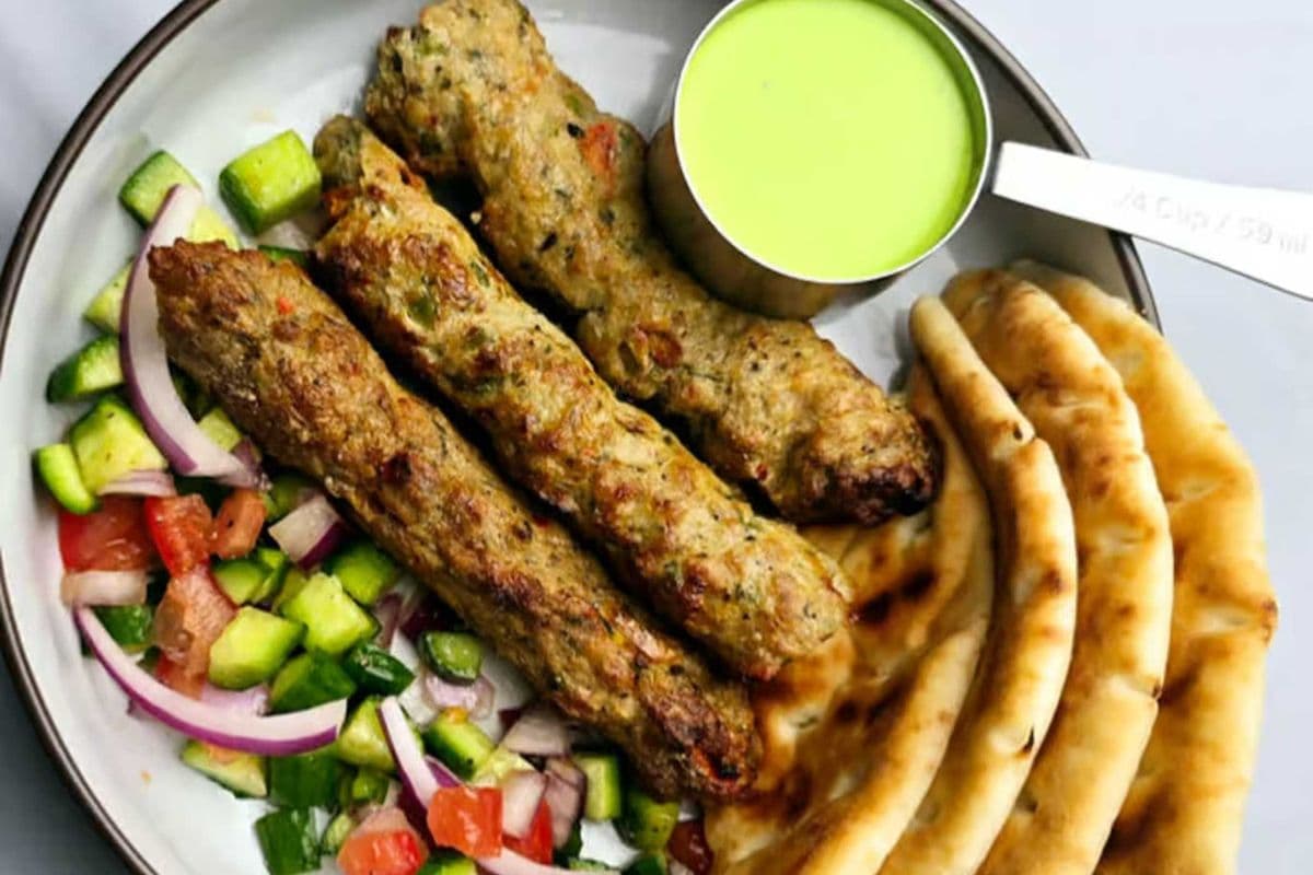 Seekh Kebabs (2 Pcs) and Garlic Naan (2pcs)