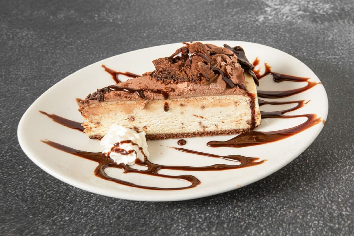Cookies and Cream Cheesecake