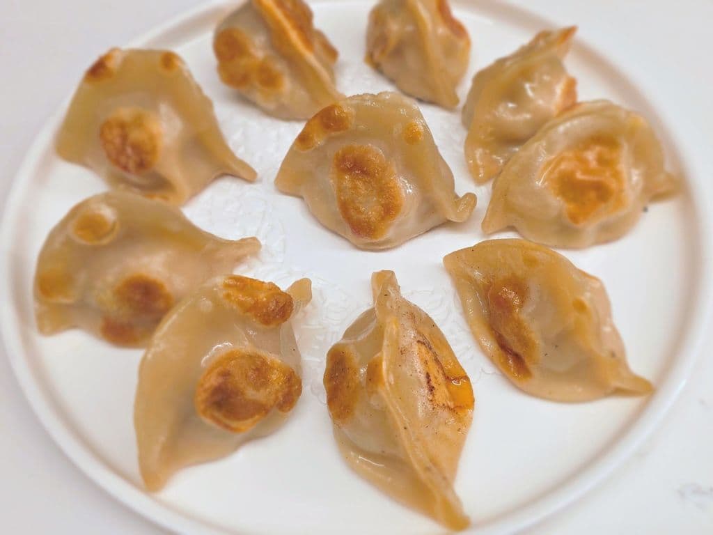 DL4f Pan Fried Chicken Dumplings 煎雞肉餃子 (10 pieces)