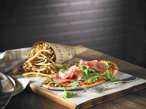 Duetto Prosciutto and Arugula pizza / Duetto pizza Prosciutto et roquette