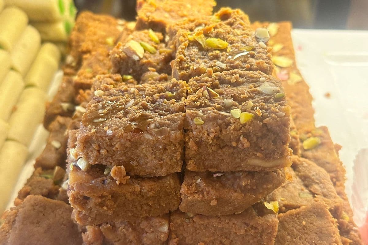 Dhoda burfi (1 pound )