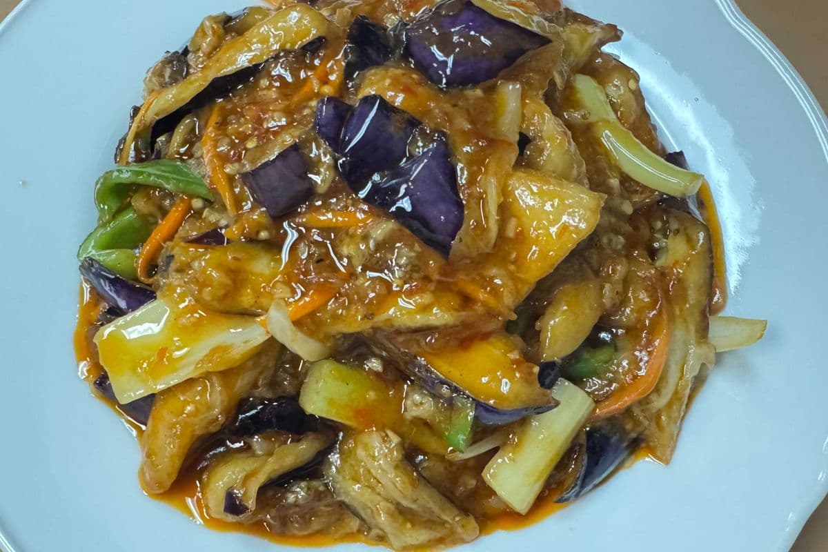 Eggplant with Shredded Pork 鱼香茄子（含猪肉）