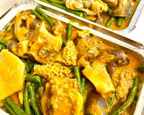Kare-Kare (Oxtail Peanut Stew w/ Vegetables)