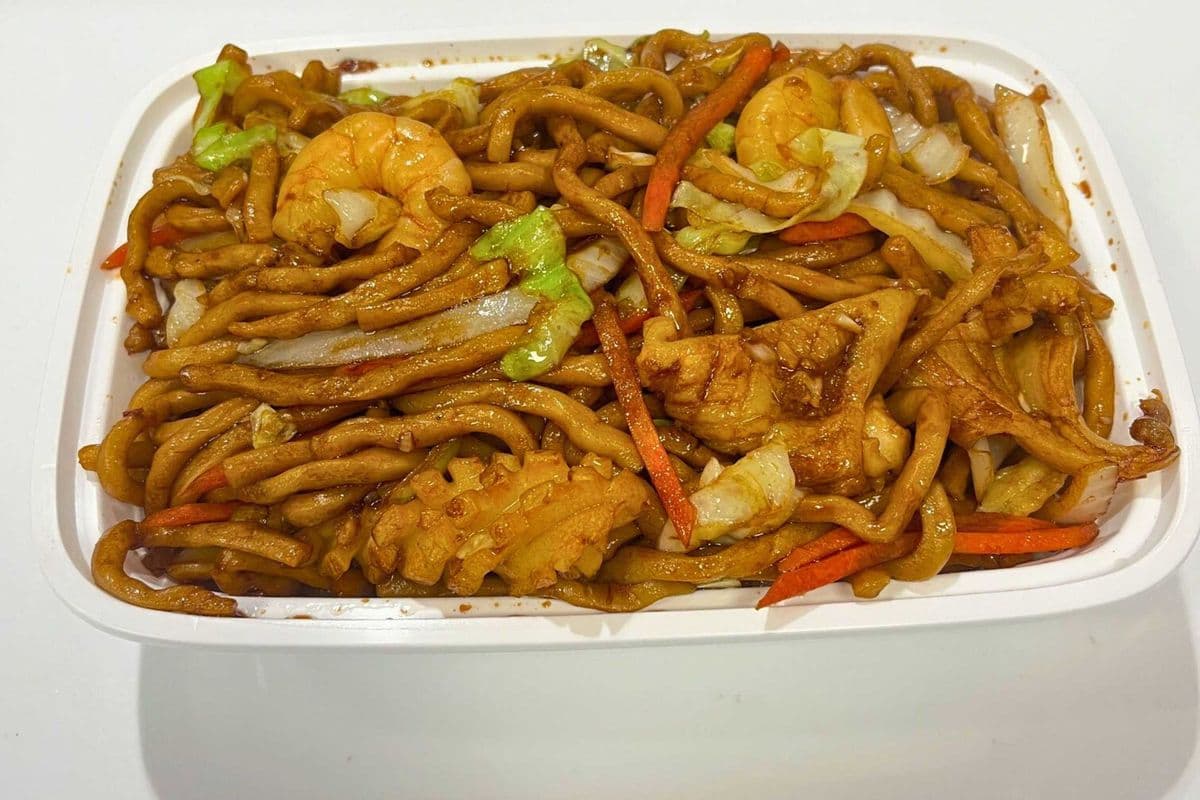 Shanghai Noodles with Seafood