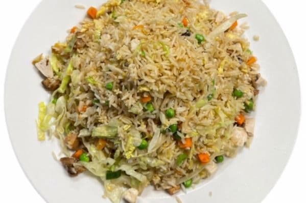 Salted Fish and Chicken Fried Rice (咸鱼鸡粒炒饭)